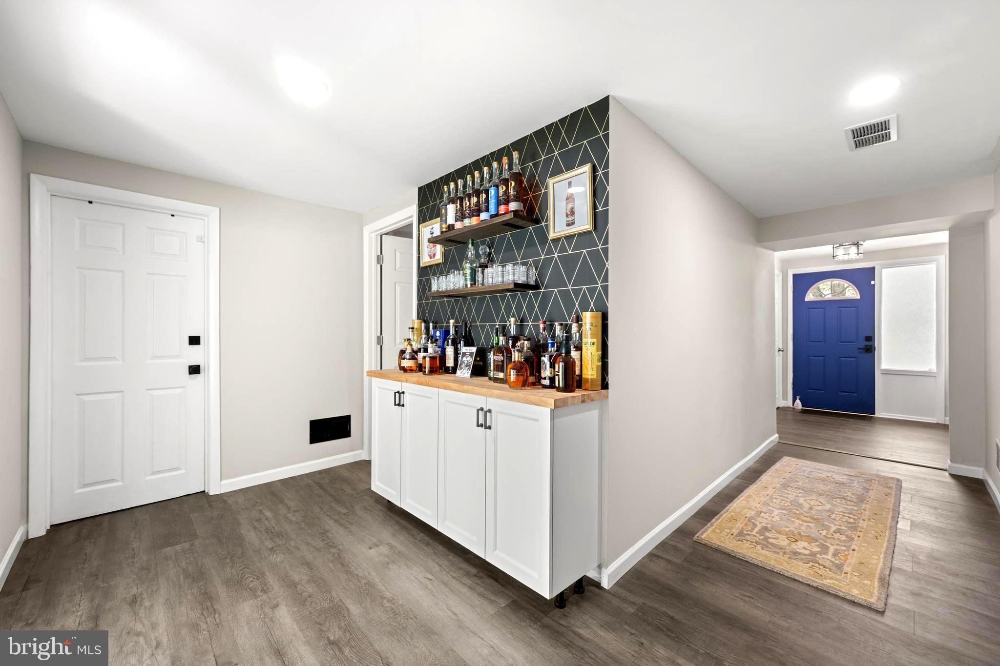 HOLIDAY HILLS - Residential