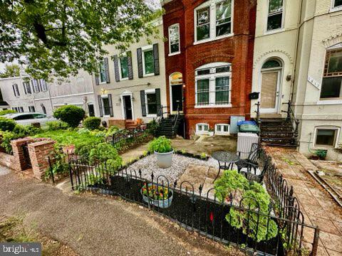LOGAN - Residential