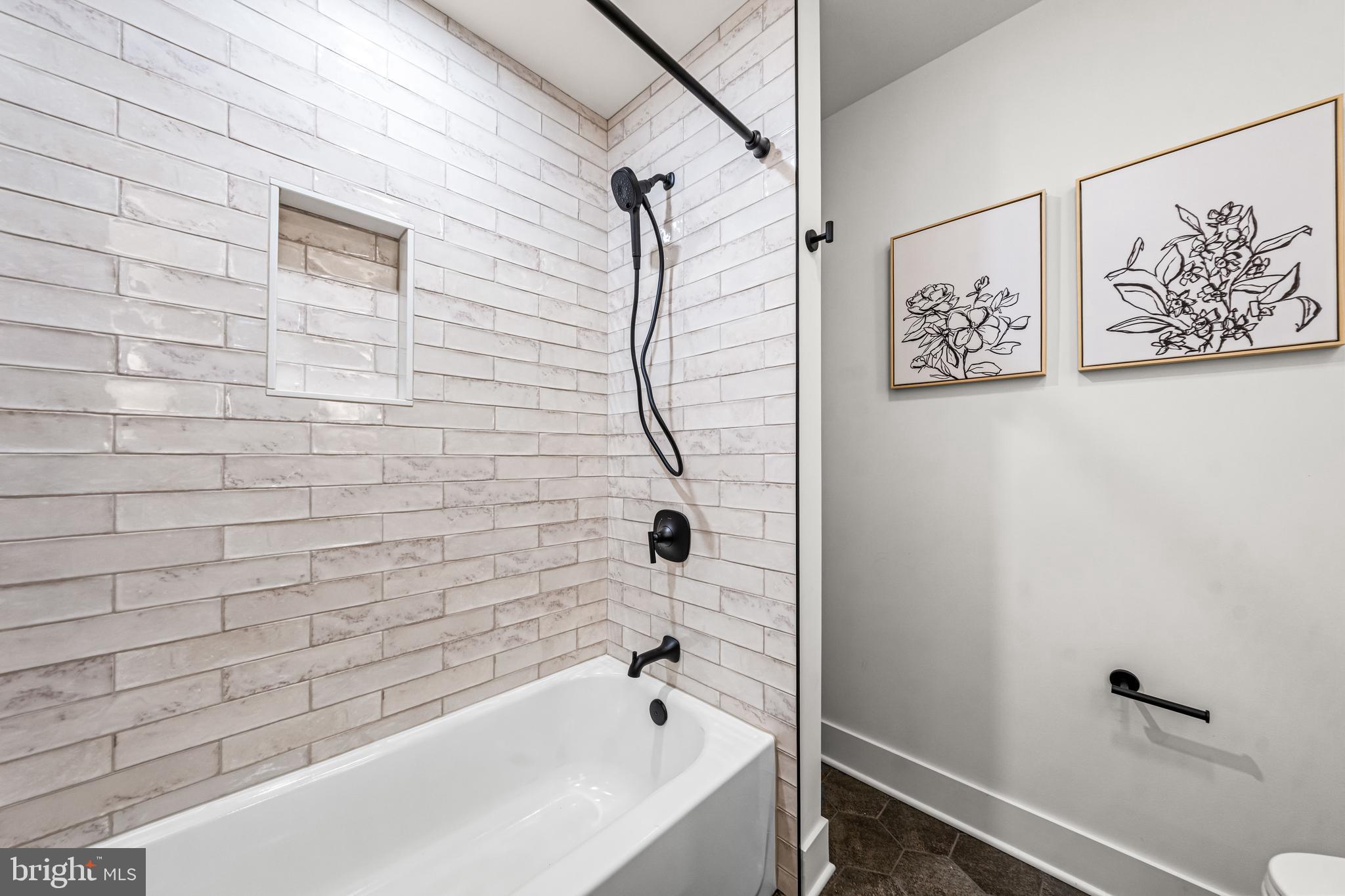 CRICKLEWOOD - Residential