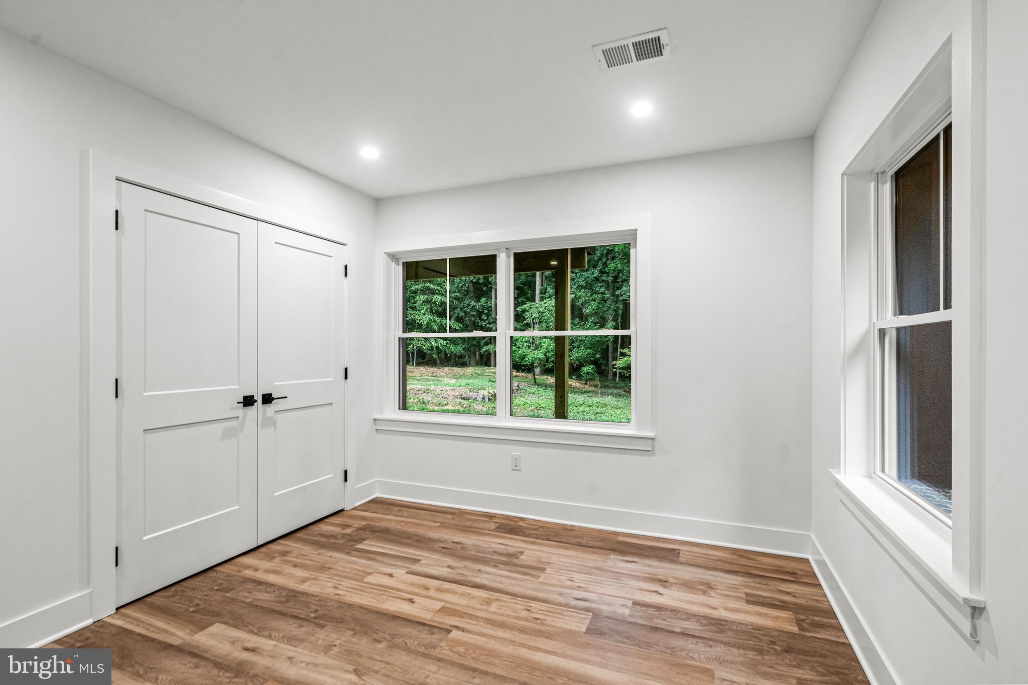 CRICKLEWOOD - Residential