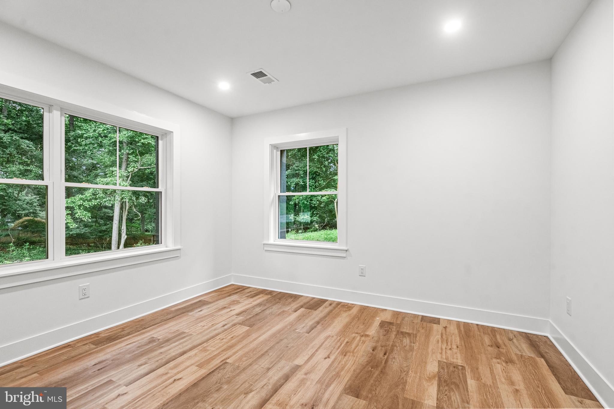 CRICKLEWOOD - Residential