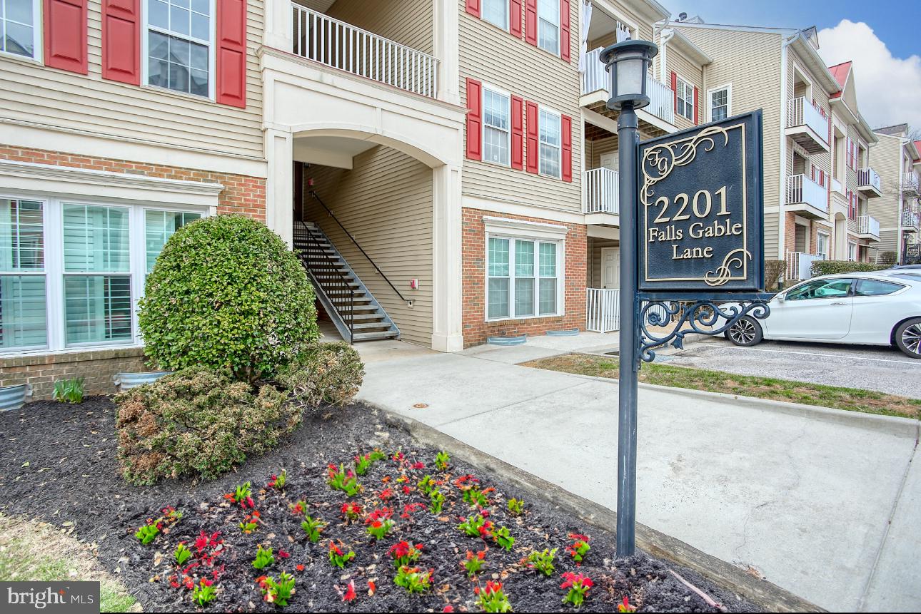 Rarely available, third floor, Penthouse  with loft! The main living space is very open, the dining, kitchen and family room which features vaulted ceilings and a balcony that overlooks the wooded area on the back of the building. The first floor has two master suites. Both suites have a full bathroom and walk in closet. the upstairs loft area, which could also double as the third bedroom with another large walk in closet and separate very large laundry room. This Condo comes with two storage areas, one assigned parking space, the community has a clubhouse, and pool available to its residents. Updates include New Water heater and HVAC in 2020, New garbage disposal in 2022. Schedule your showing today!