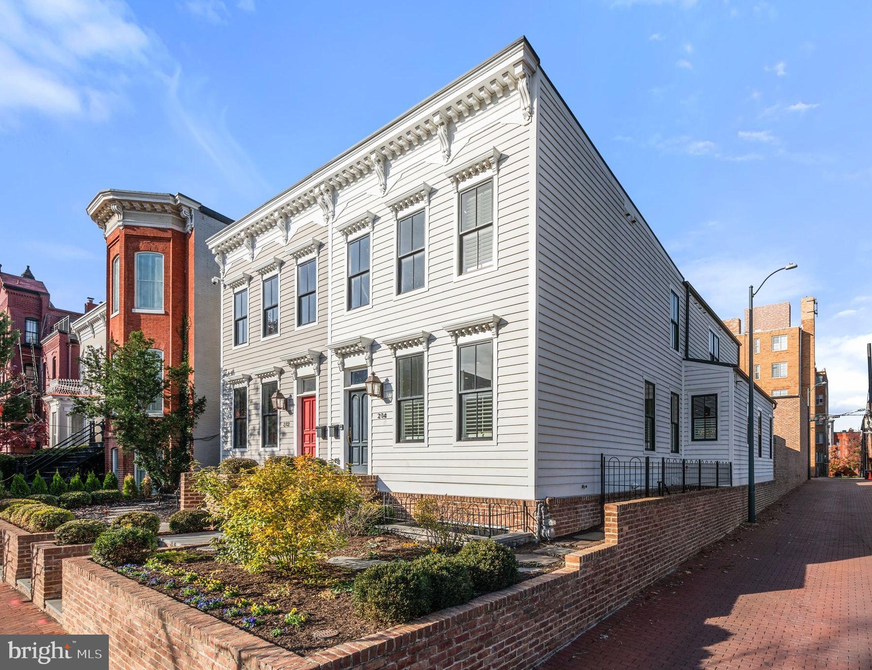 CAPITOL HILL - Residential