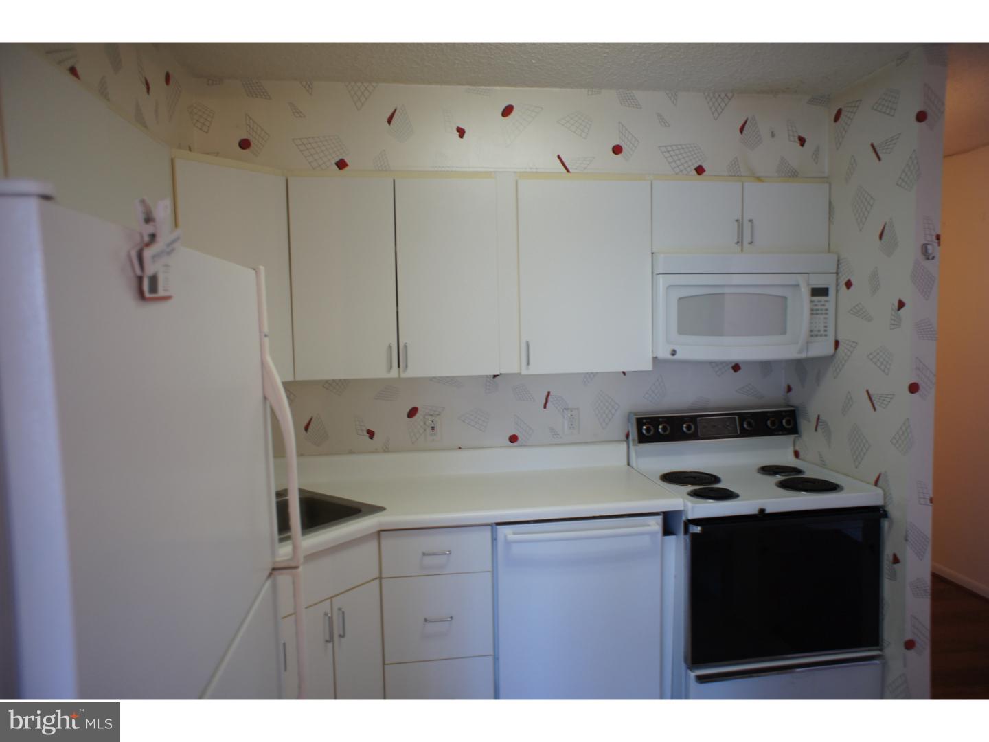 LOGAN SQUARE - Residential Lease