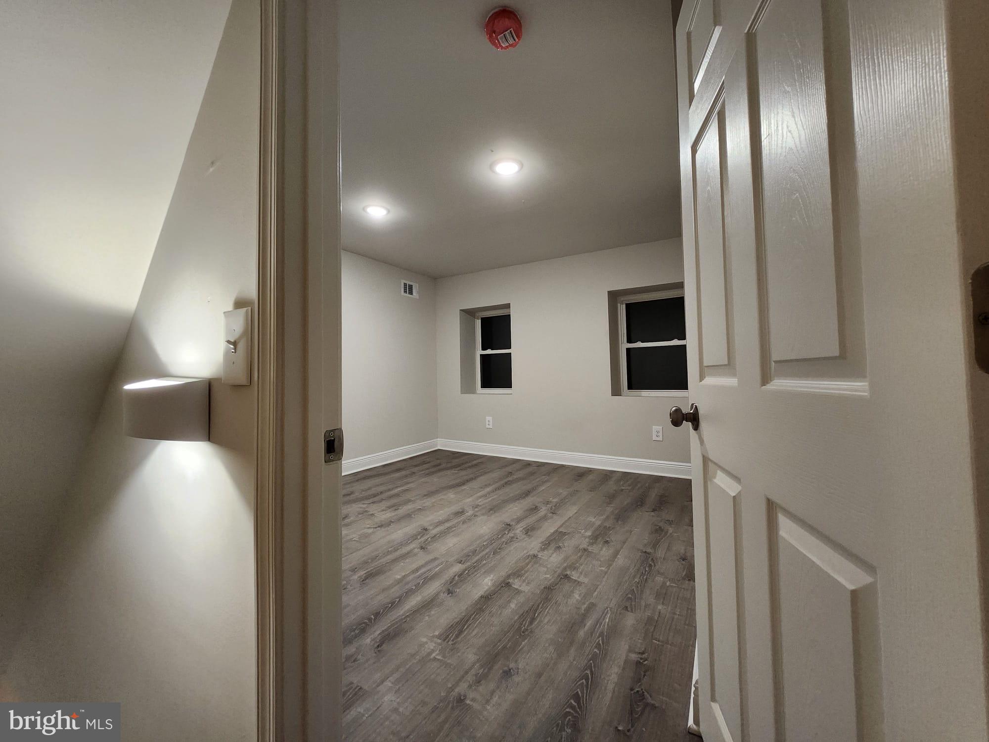 NORRISTOWN - Residential