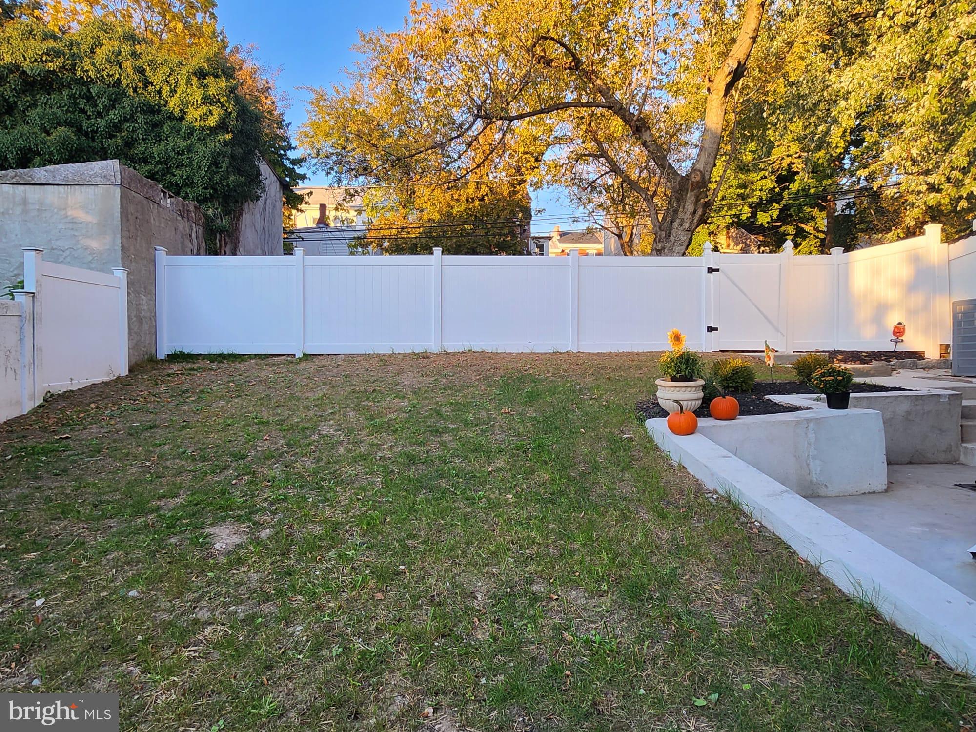 NORRISTOWN - Residential