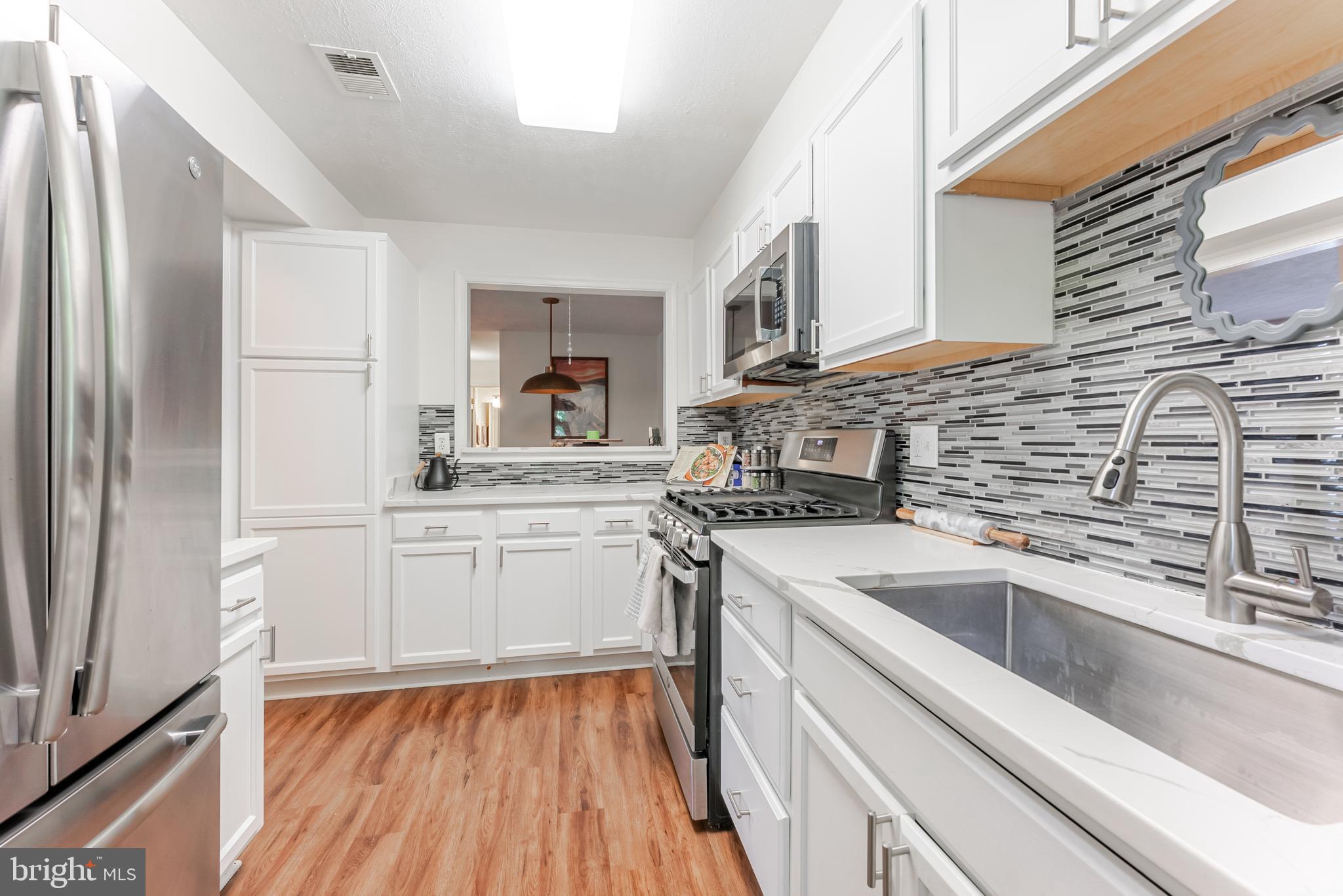 VININGS CONDO - Residential