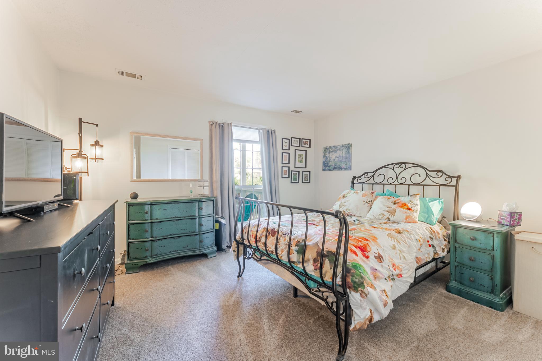 VININGS CONDO - Residential