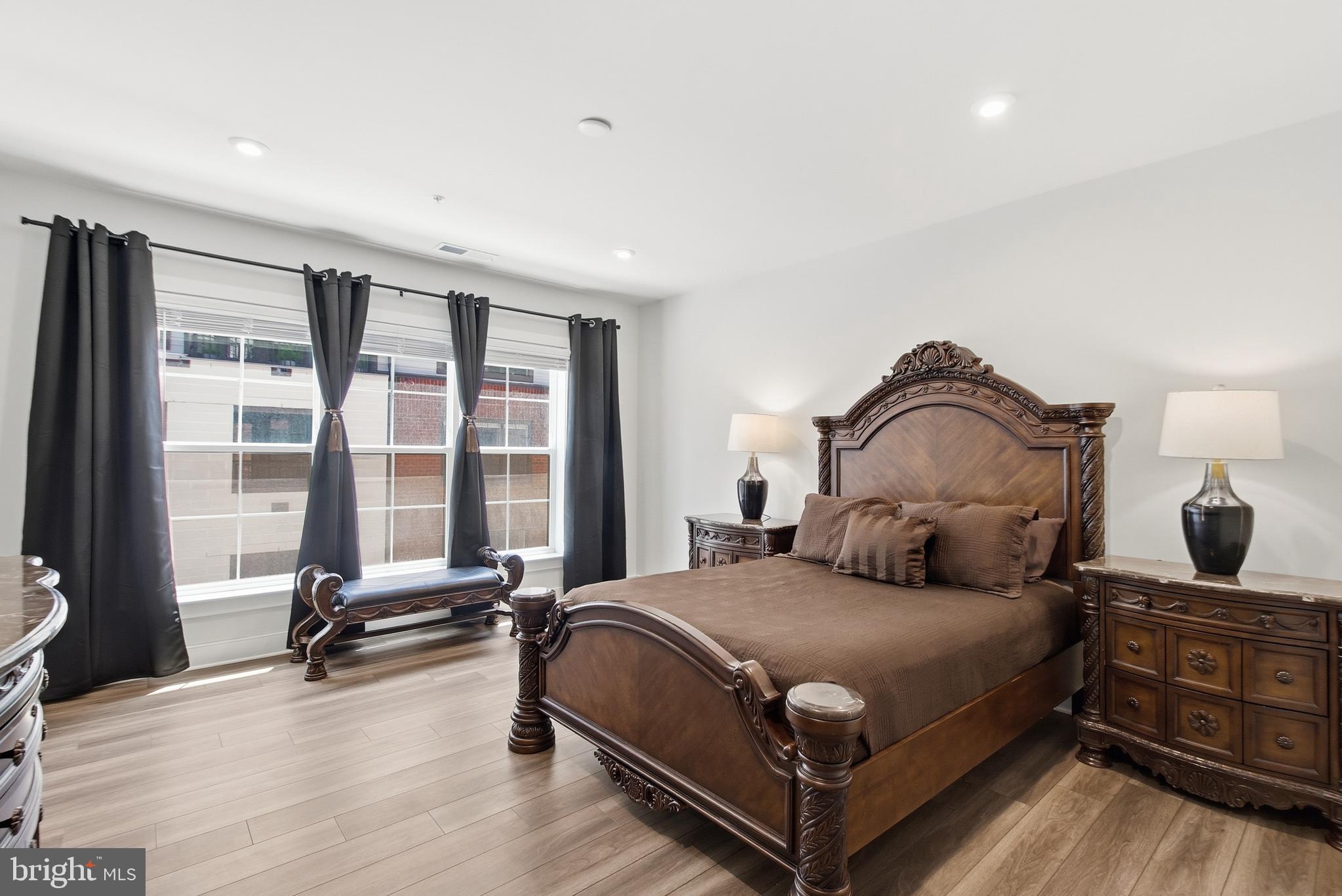 THE FLATS AT NATIONAL HARBOR - Residential