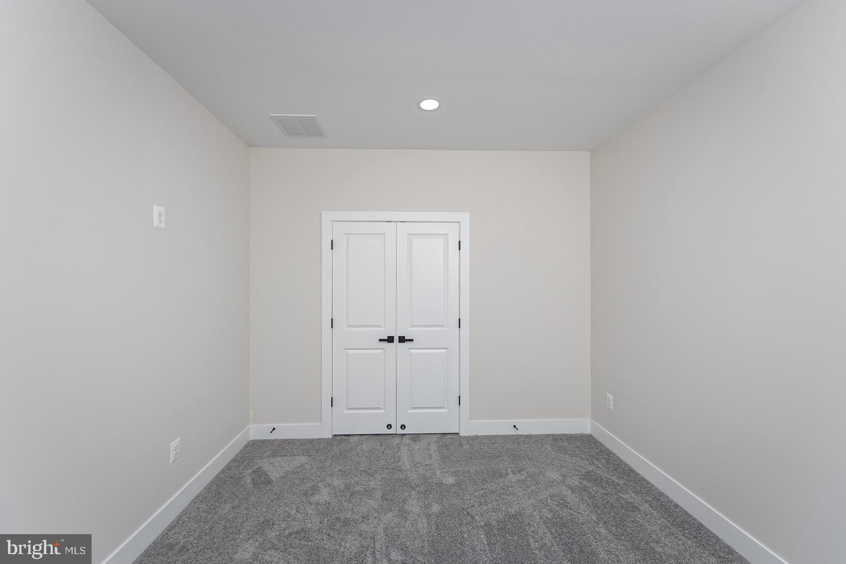 OAKLAND PARK - Residential