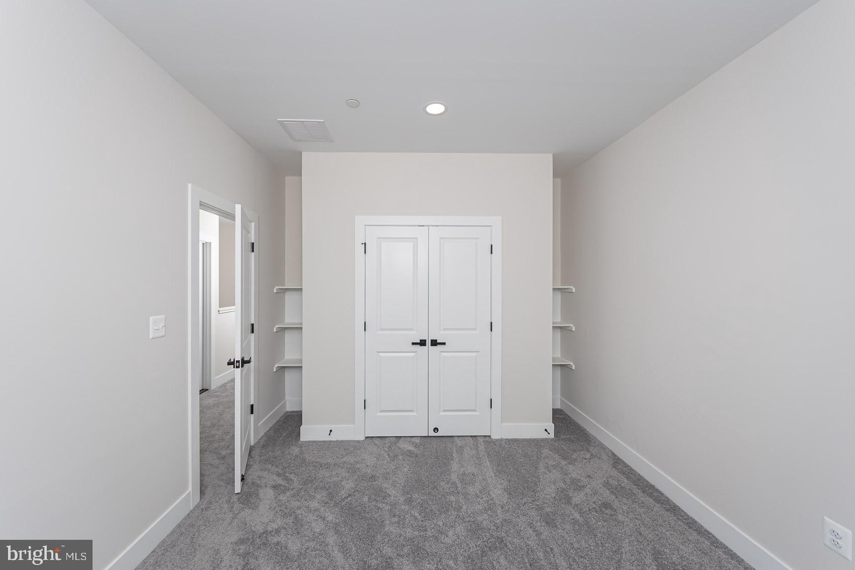 OAKLAND PARK - Residential
