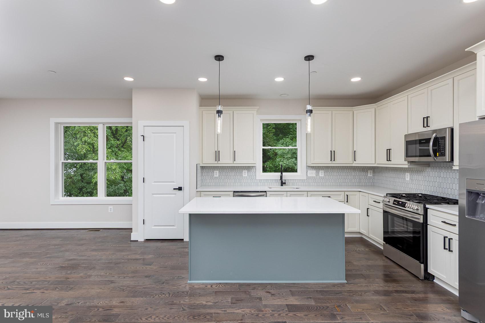 OAKLAND PARK - Residential