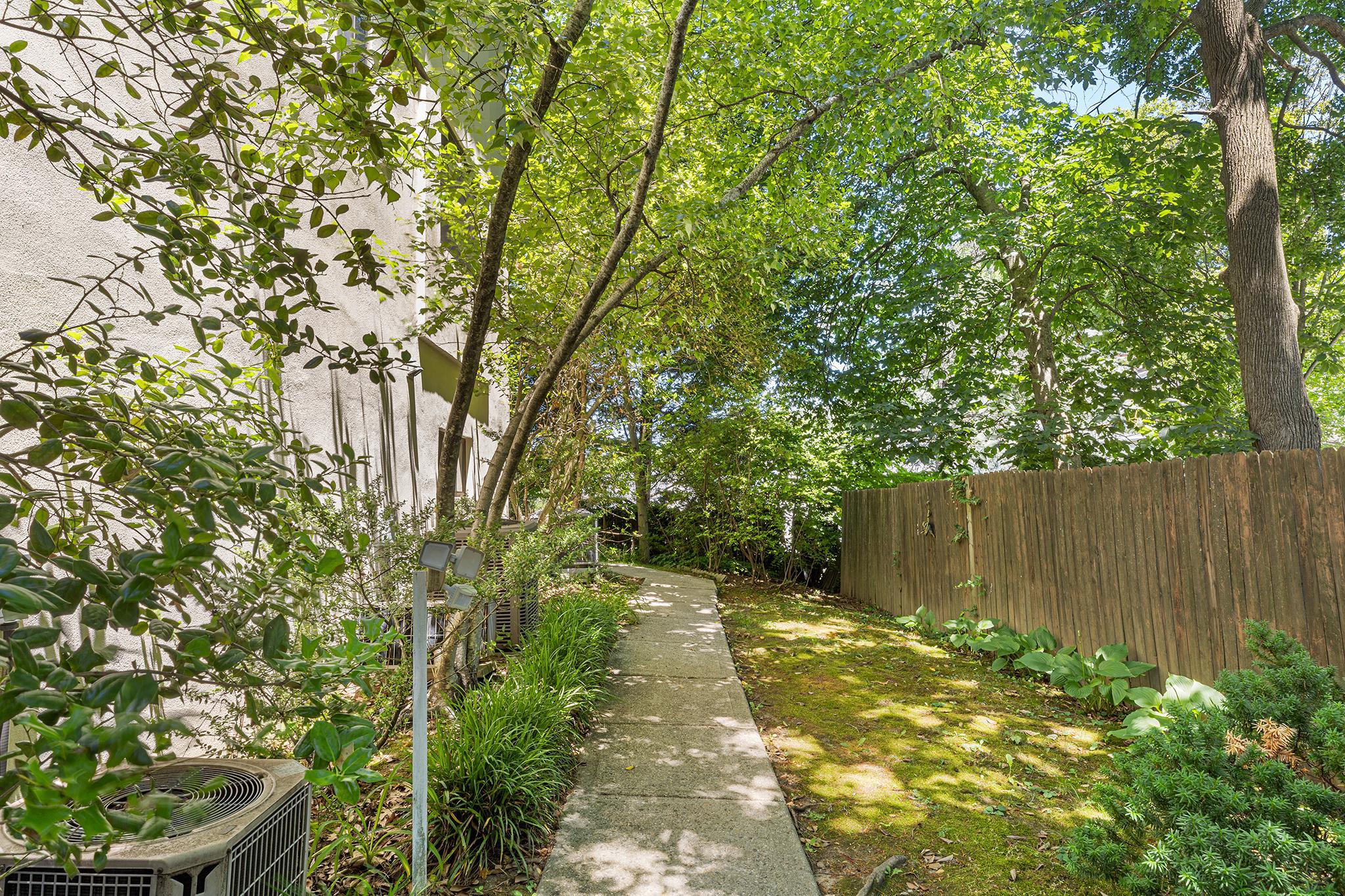 MONTGOMERY COURT - Residential