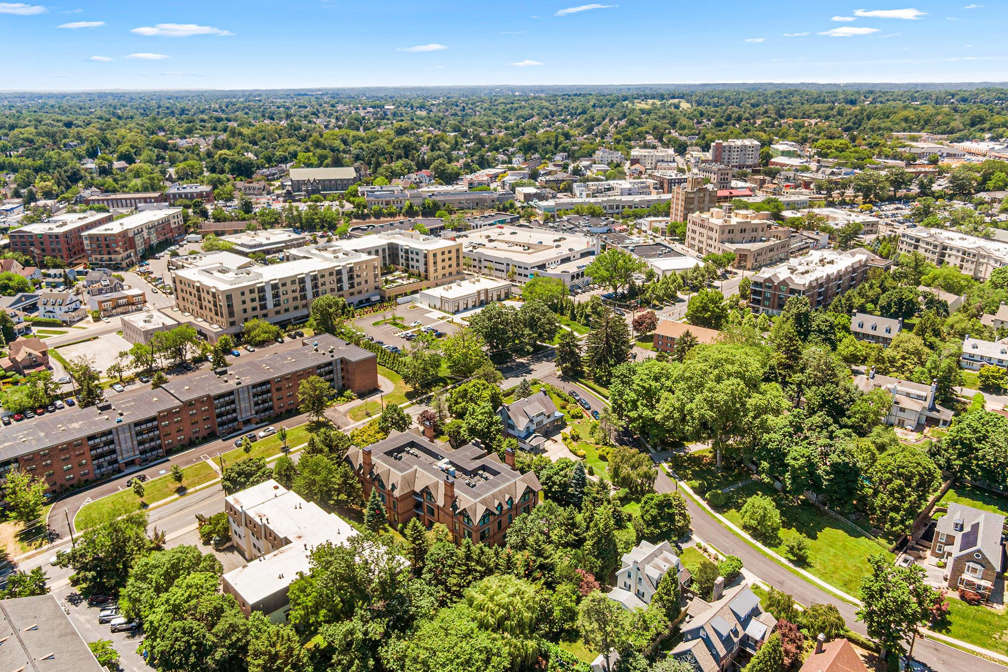 MONTGOMERY COURT - Residential
