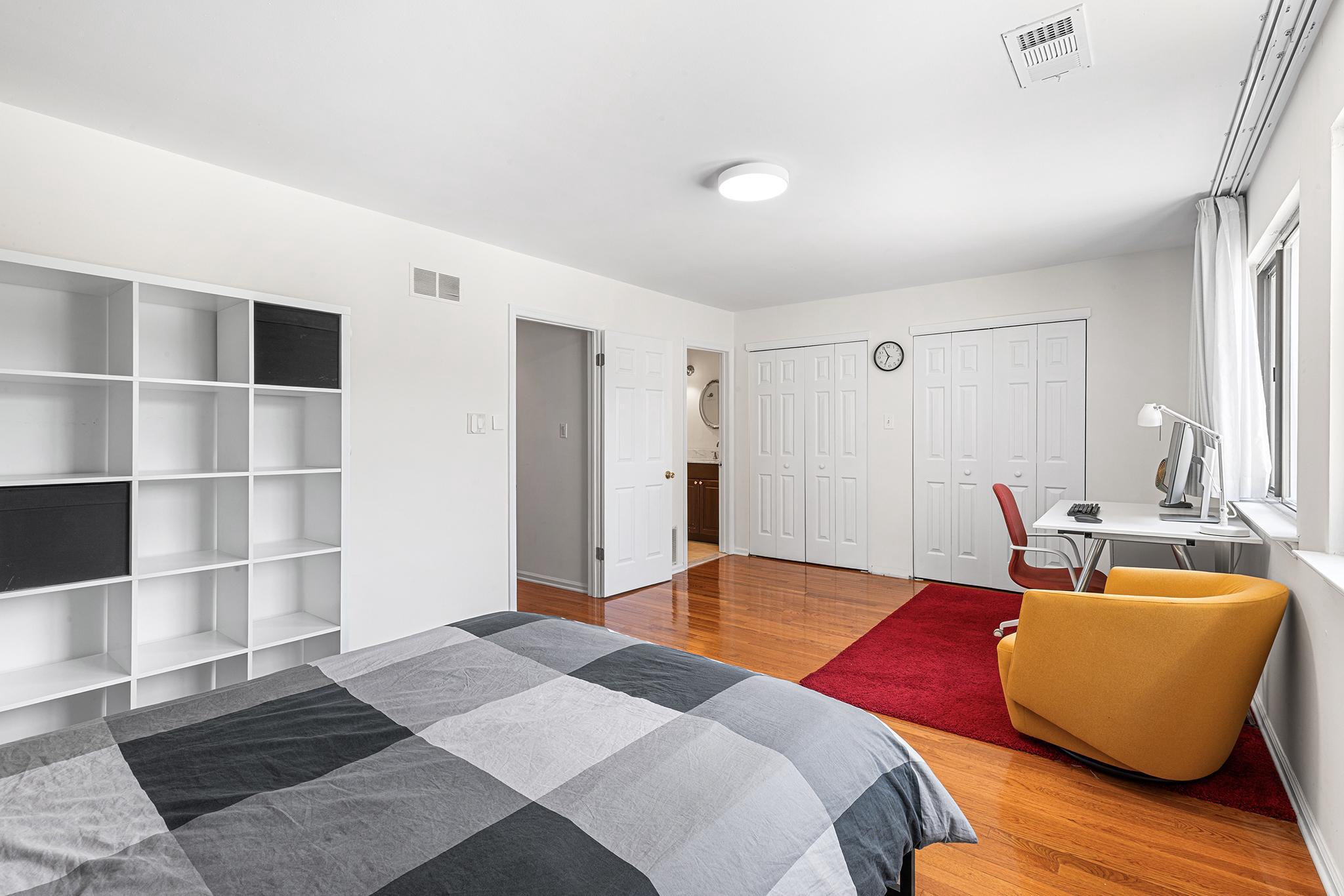 MONTGOMERY COURT - Residential