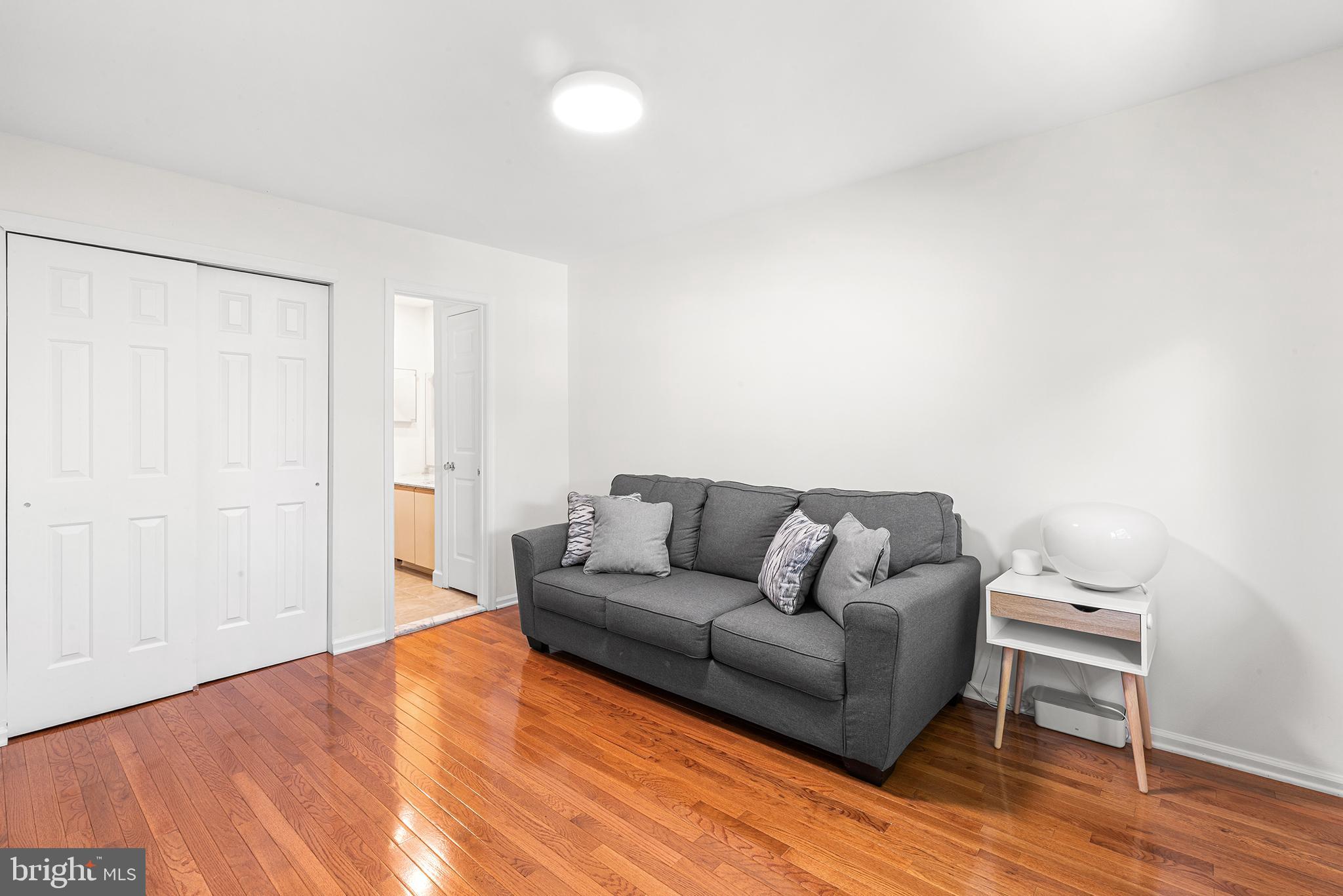 MONTGOMERY COURT - Residential