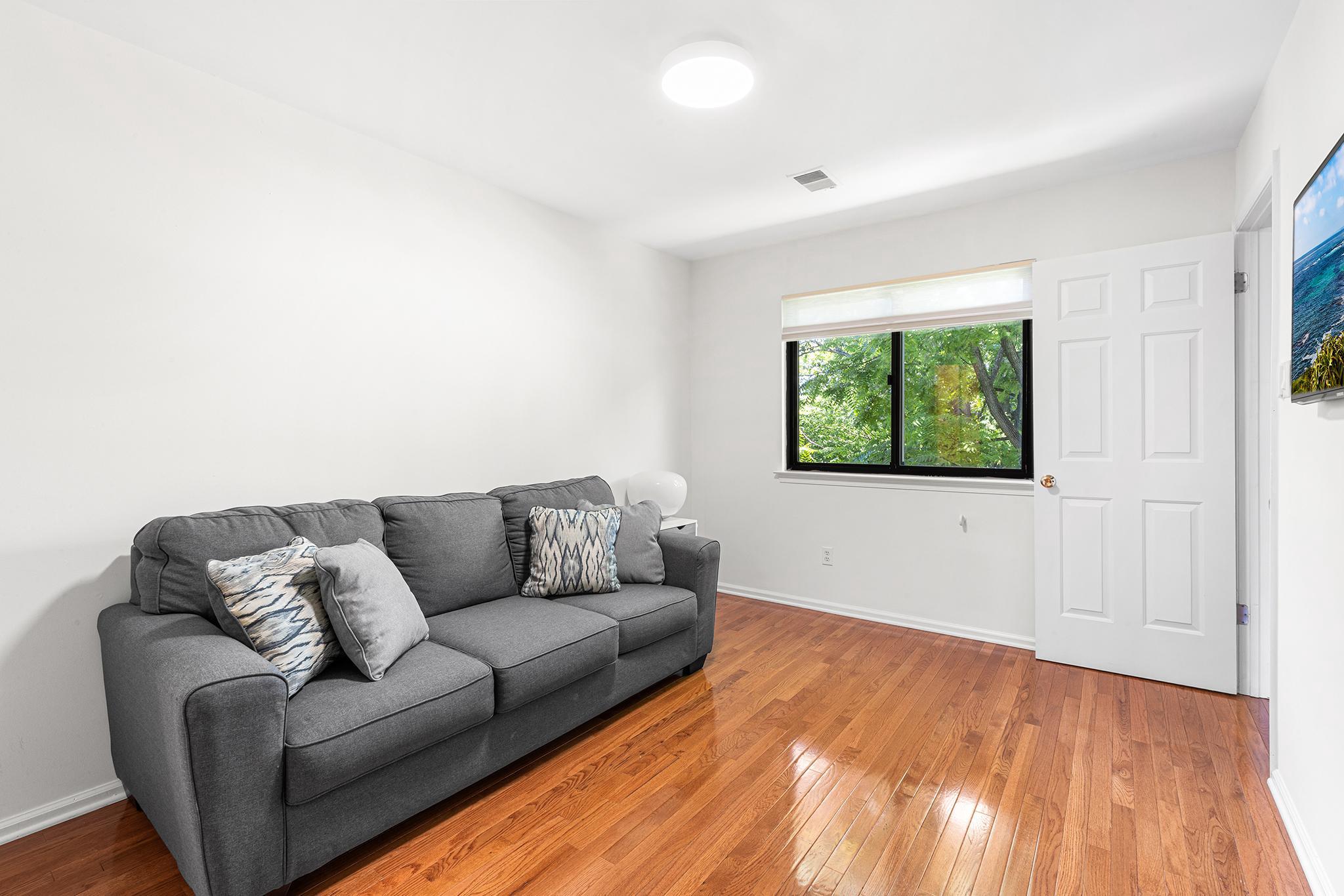 MONTGOMERY COURT - Residential