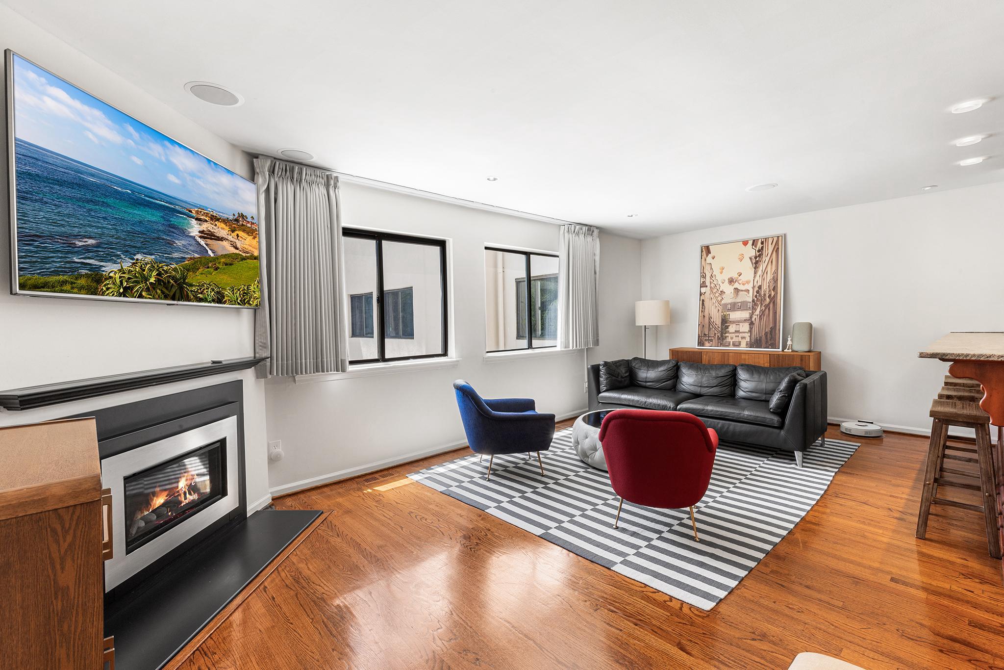 MONTGOMERY COURT - Residential