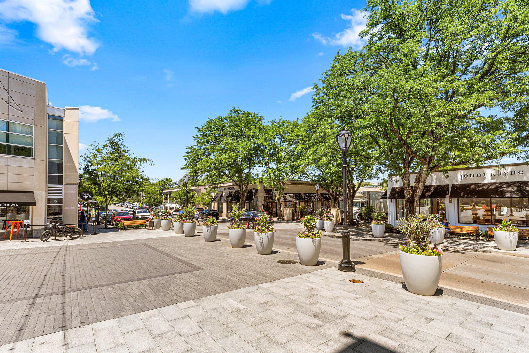 MONTGOMERY COURT - Residential