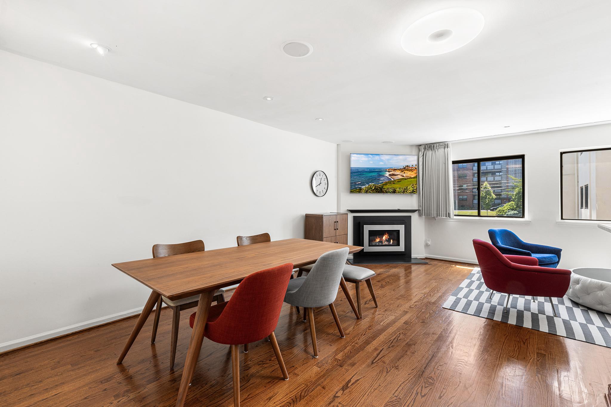 MONTGOMERY COURT - Residential
