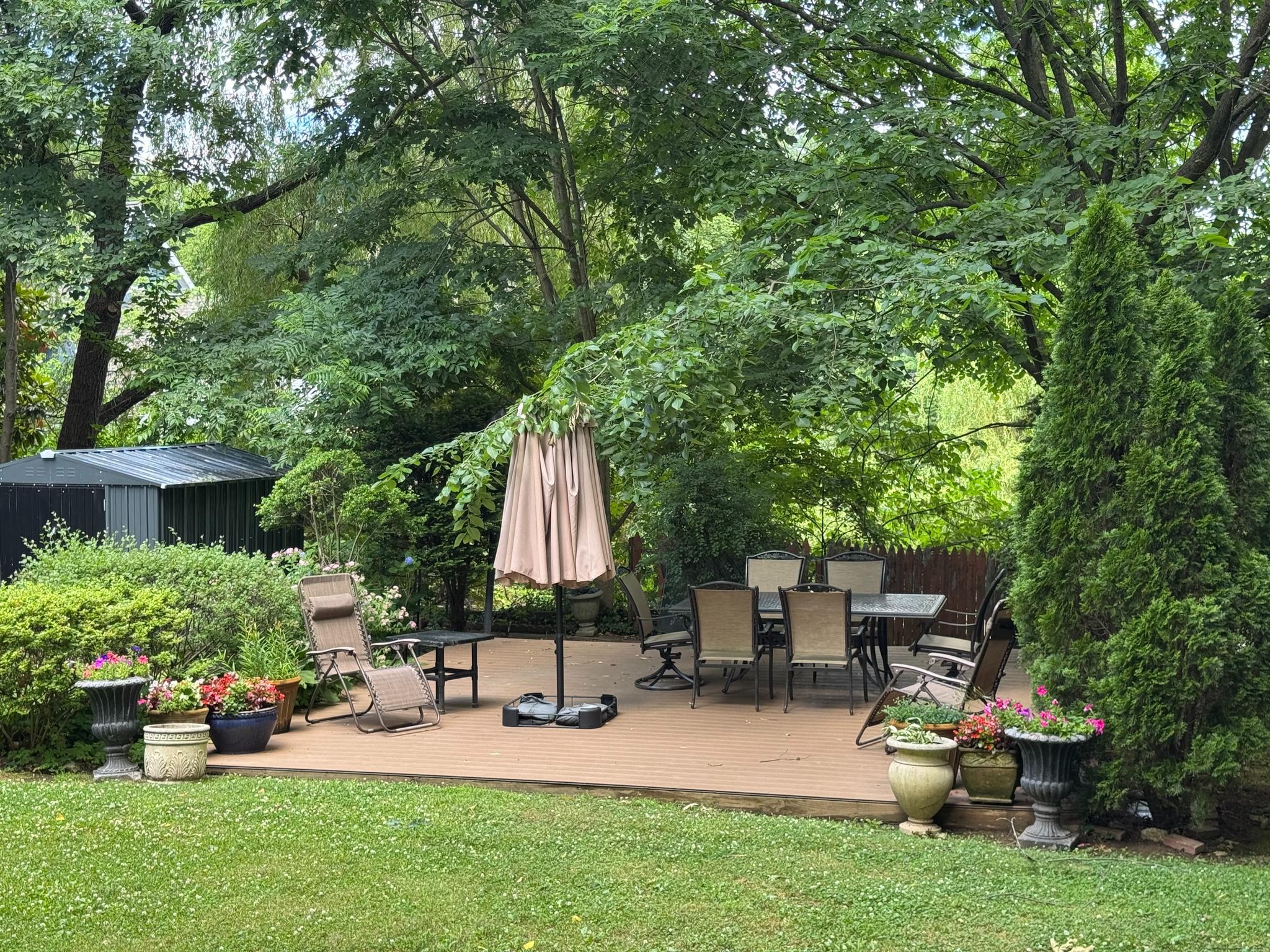 MONTGOMERY COURT - Residential