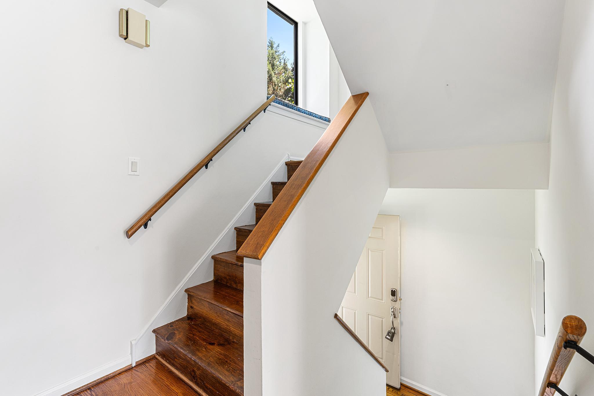 MONTGOMERY COURT - Residential