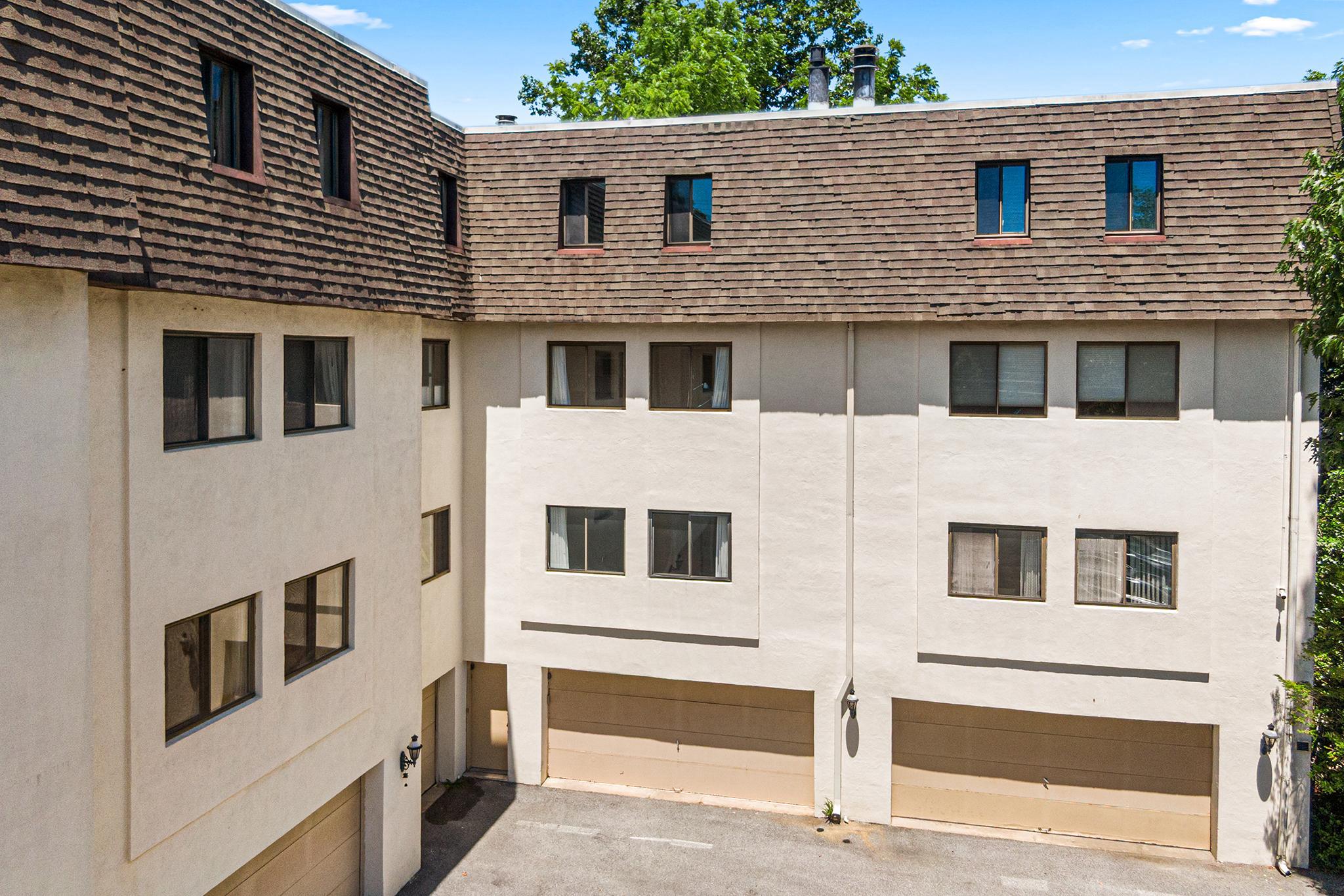 MONTGOMERY COURT - Residential