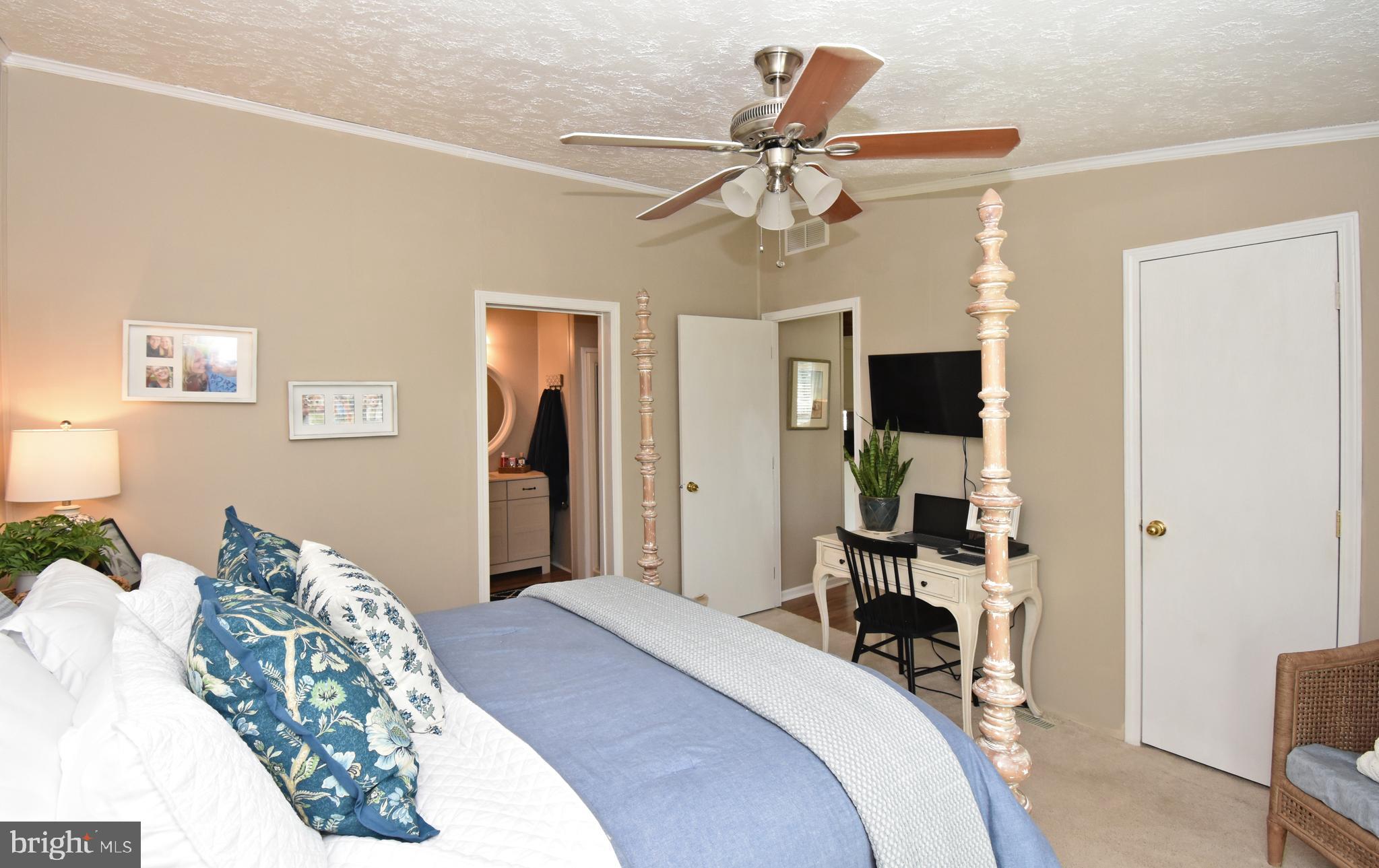 HEBRON WOODS - Residential