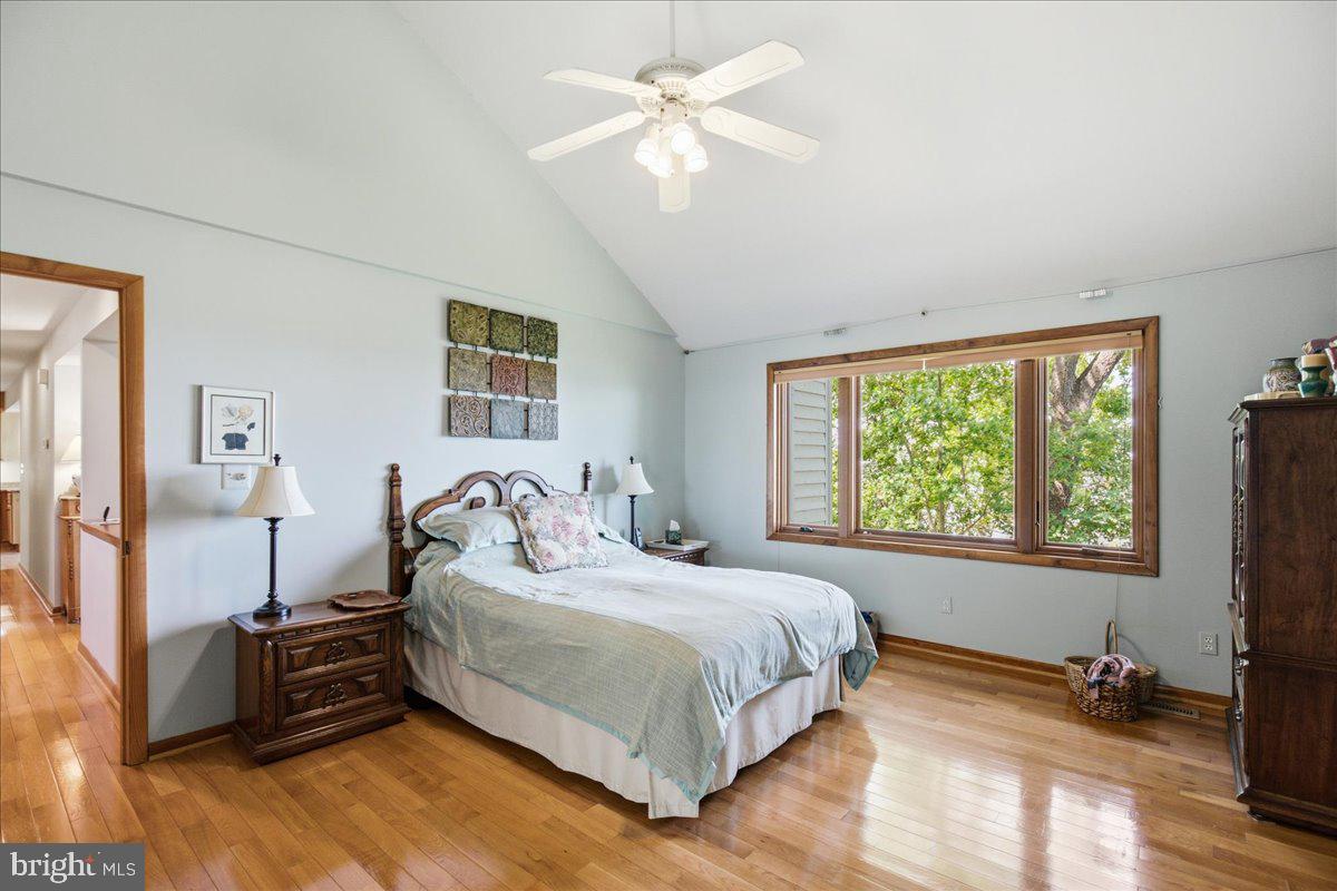 WESTERN SHORES - Residential