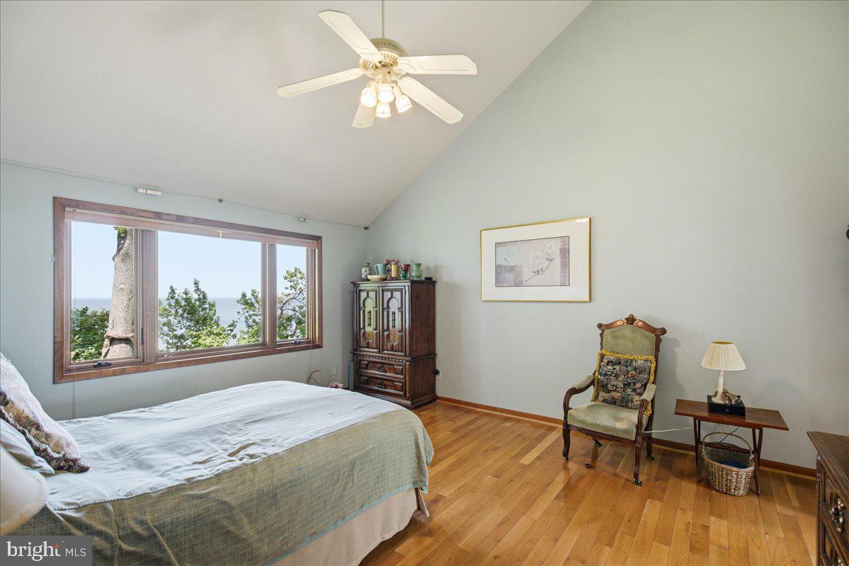 WESTERN SHORES - Residential