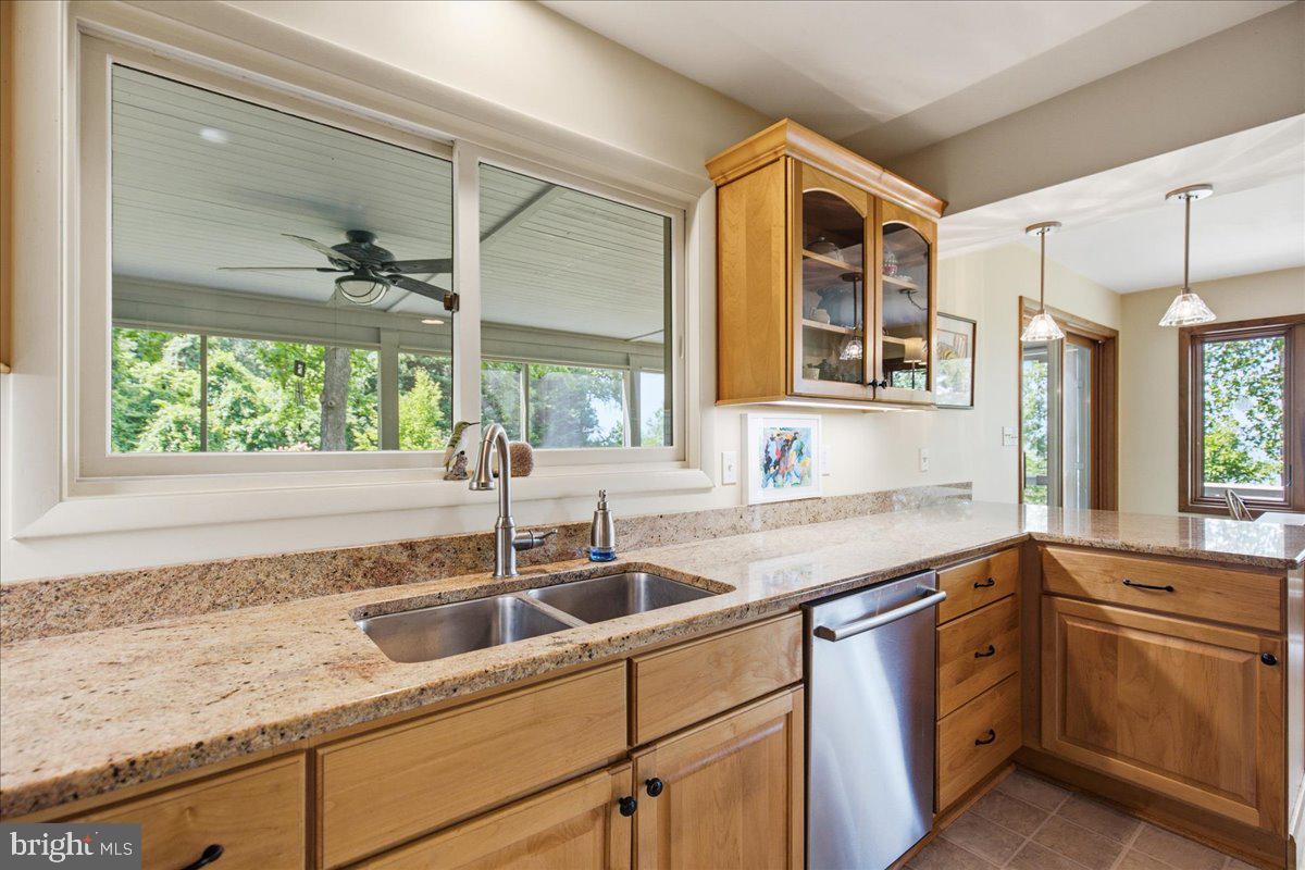 WESTERN SHORES - Residential