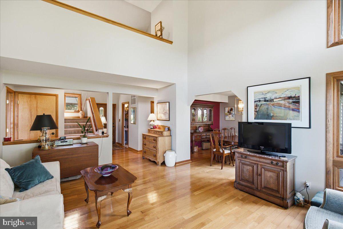WESTERN SHORES - Residential