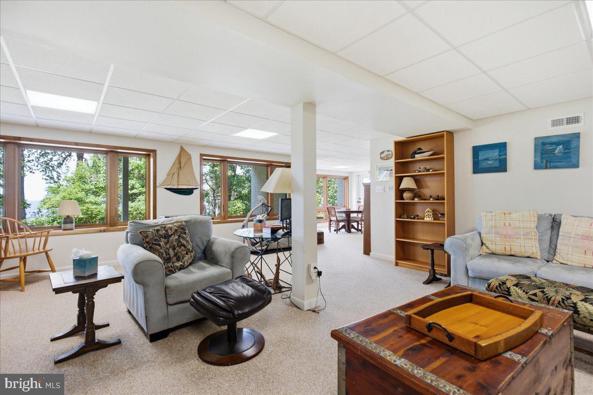 WESTERN SHORES - Residential