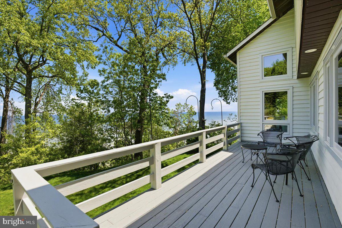 WESTERN SHORES - Residential