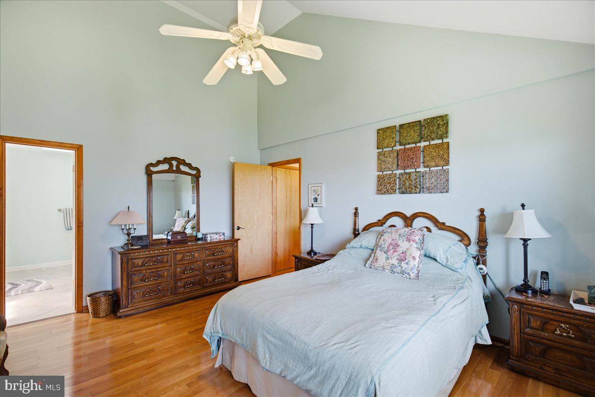 WESTERN SHORES - Residential