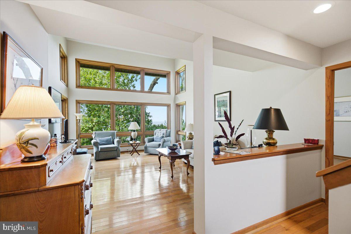 WESTERN SHORES - Residential