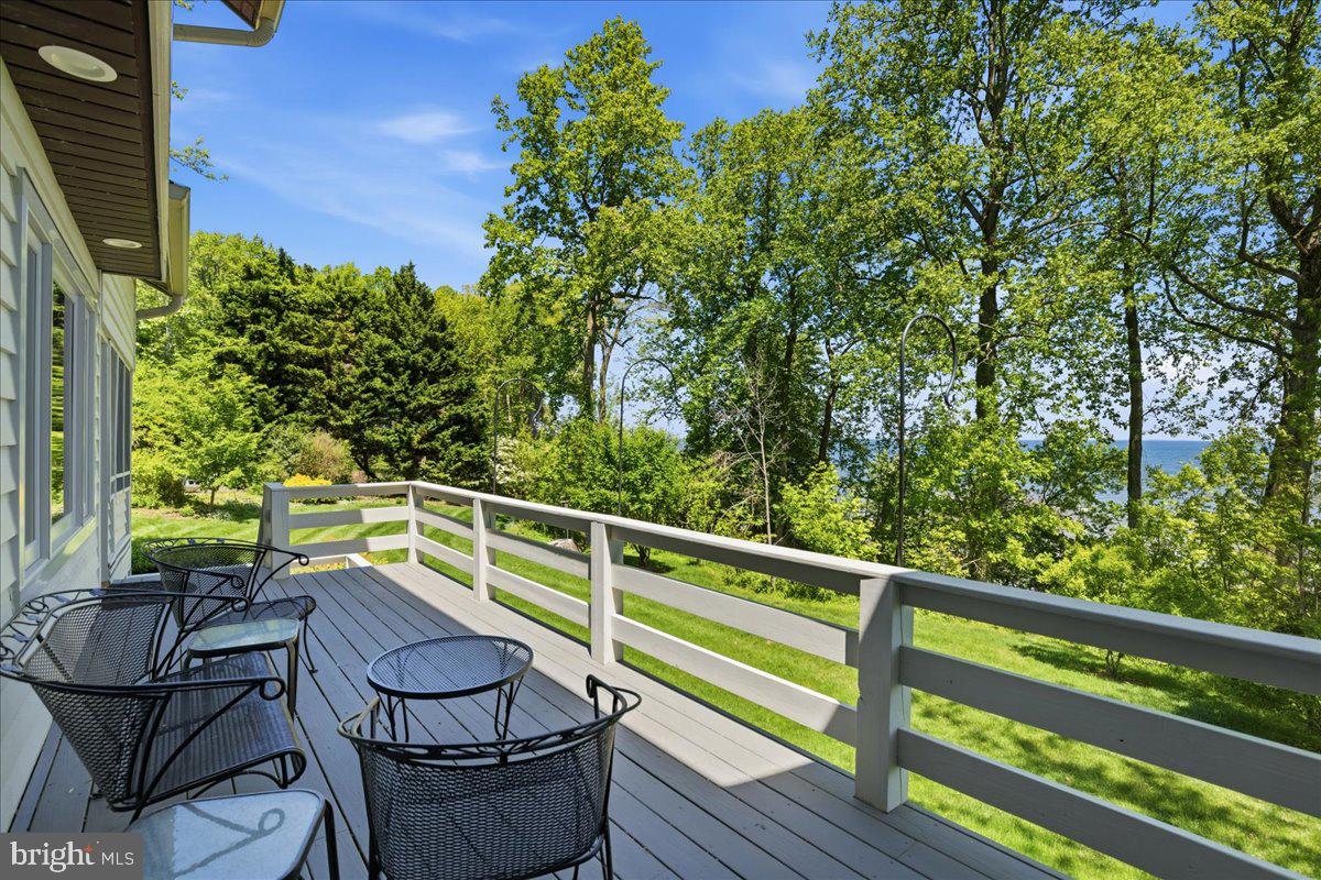 WESTERN SHORES - Residential