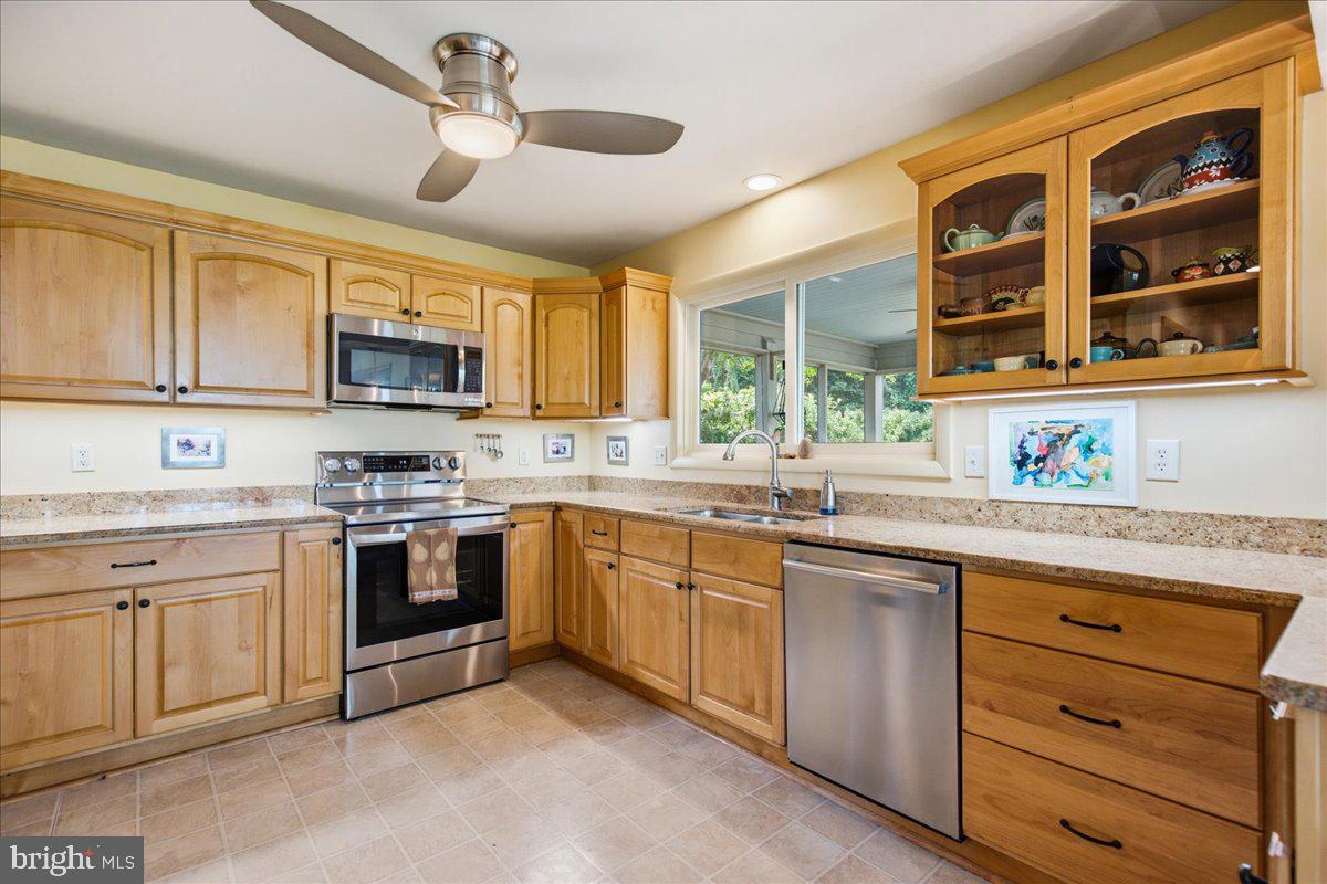 WESTERN SHORES - Residential