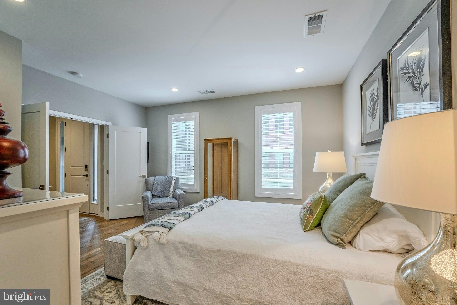 REGENCY AT BELMONT - Residential