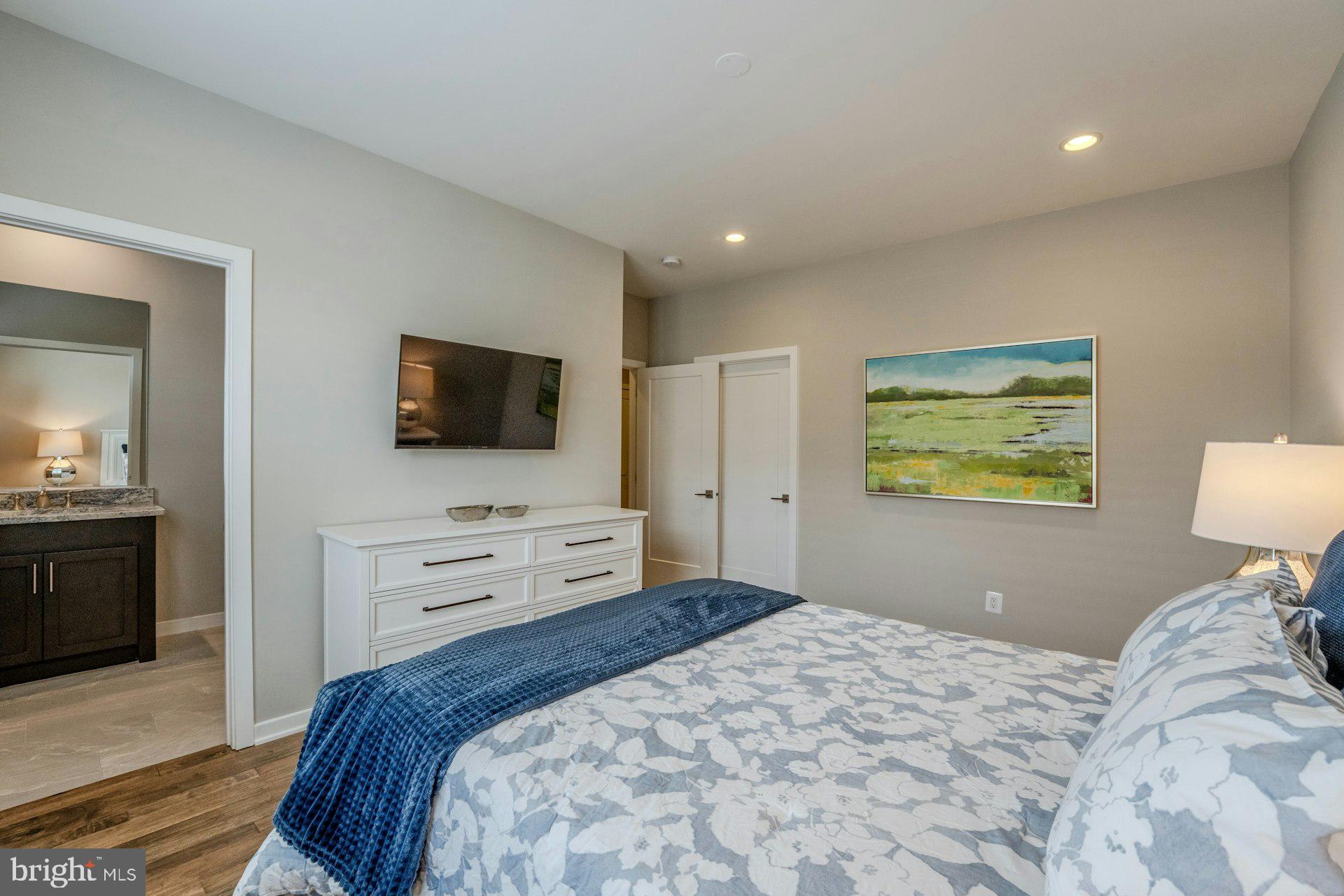 REGENCY AT BELMONT - Residential