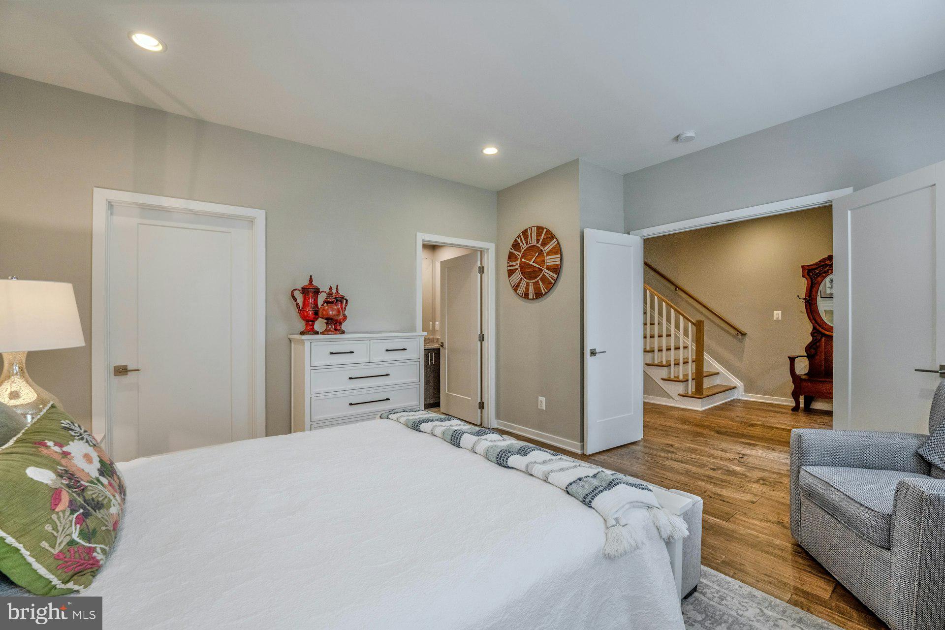 REGENCY AT BELMONT - Residential