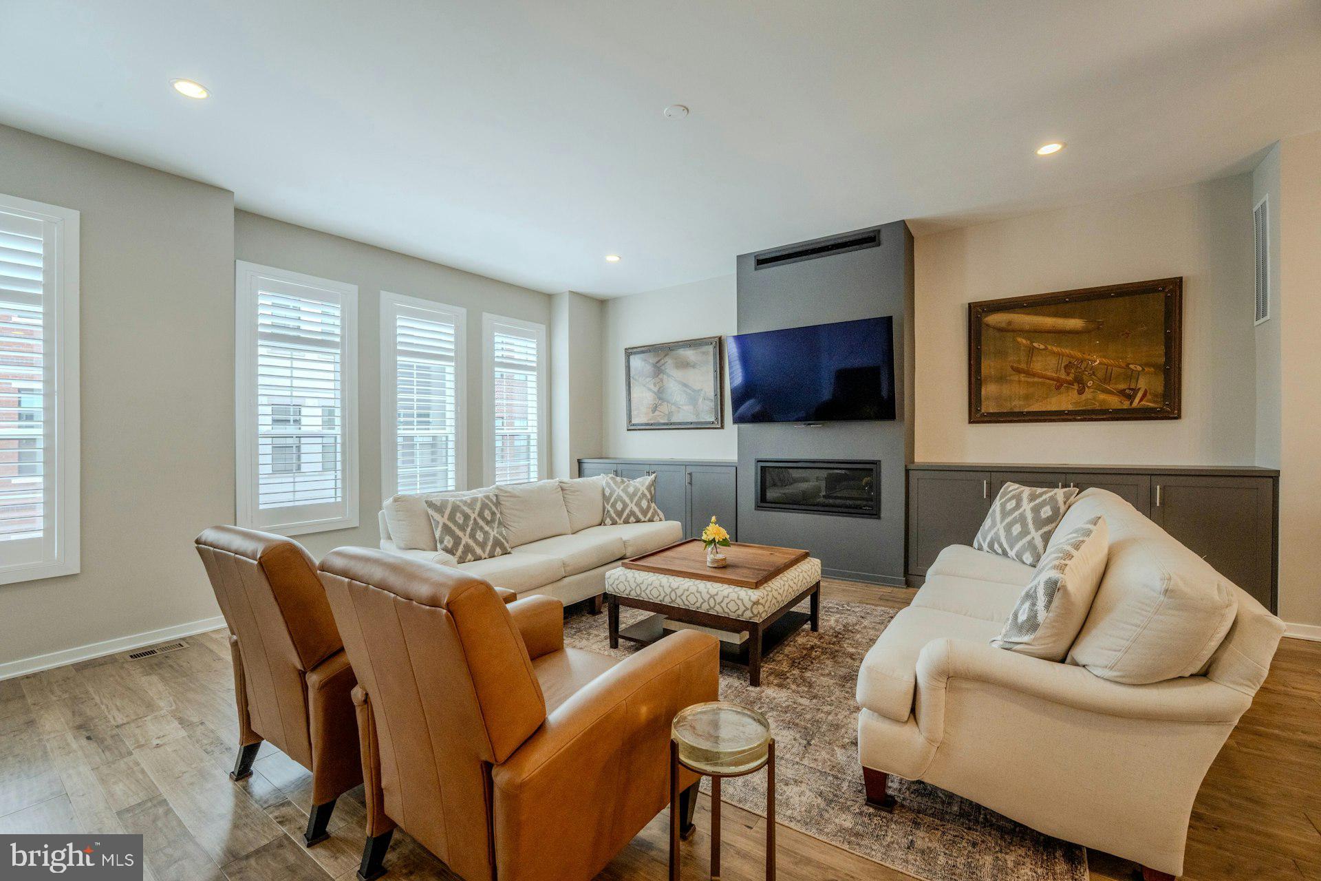 REGENCY AT BELMONT - Residential