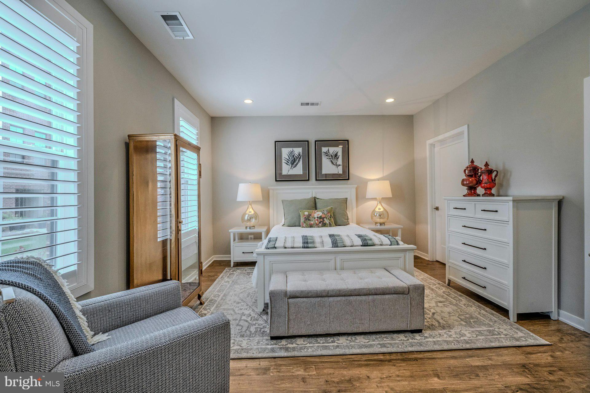 REGENCY AT BELMONT - Residential