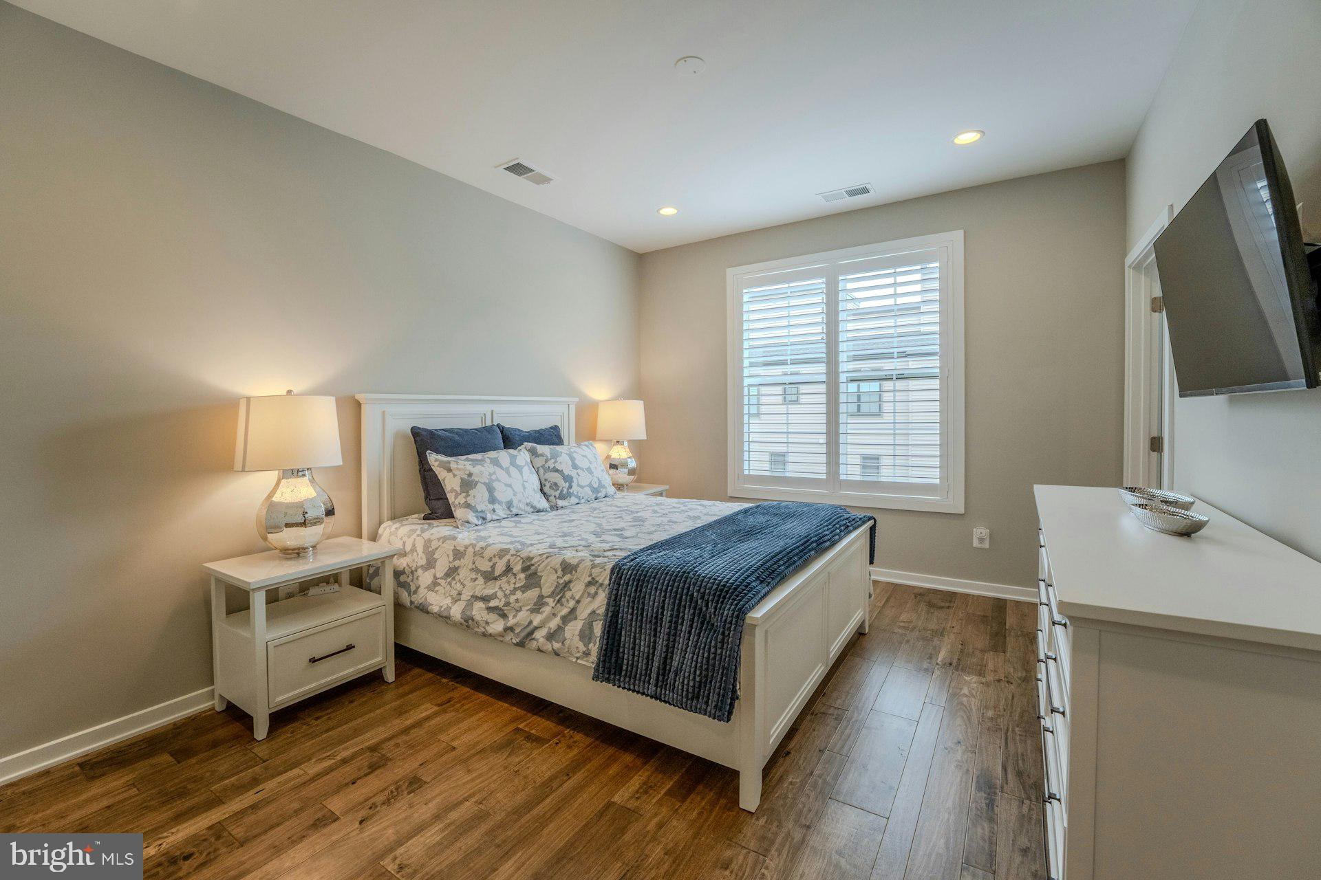 REGENCY AT BELMONT - Residential