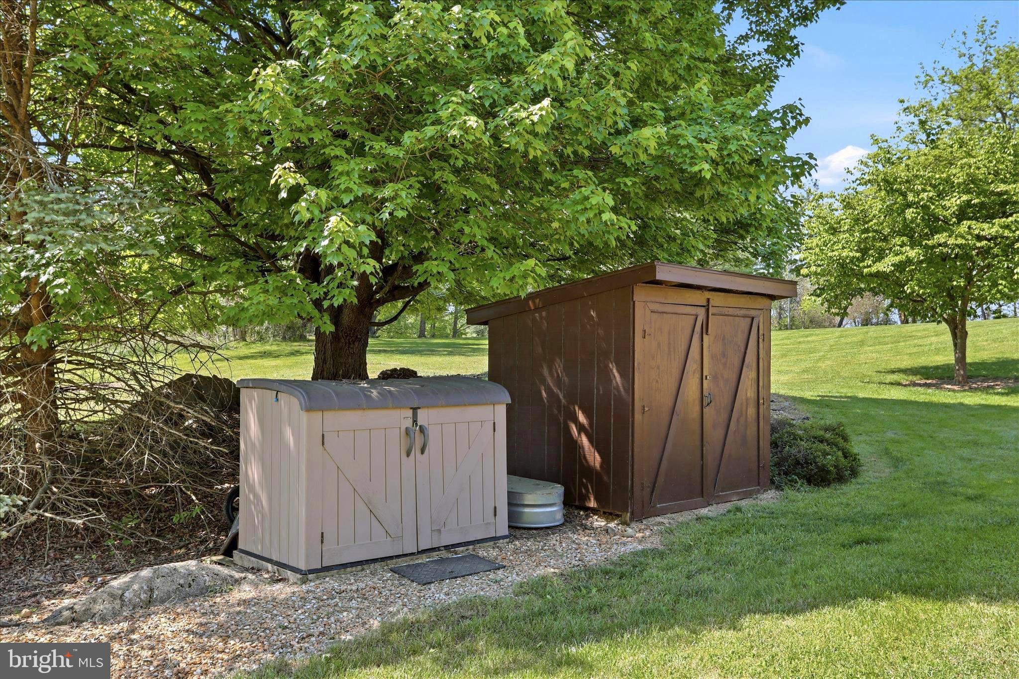 CEDAR LAWN - Farm