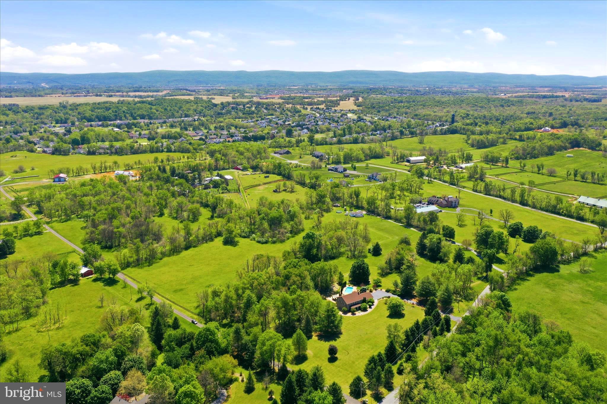 CEDAR LAWN - Farm