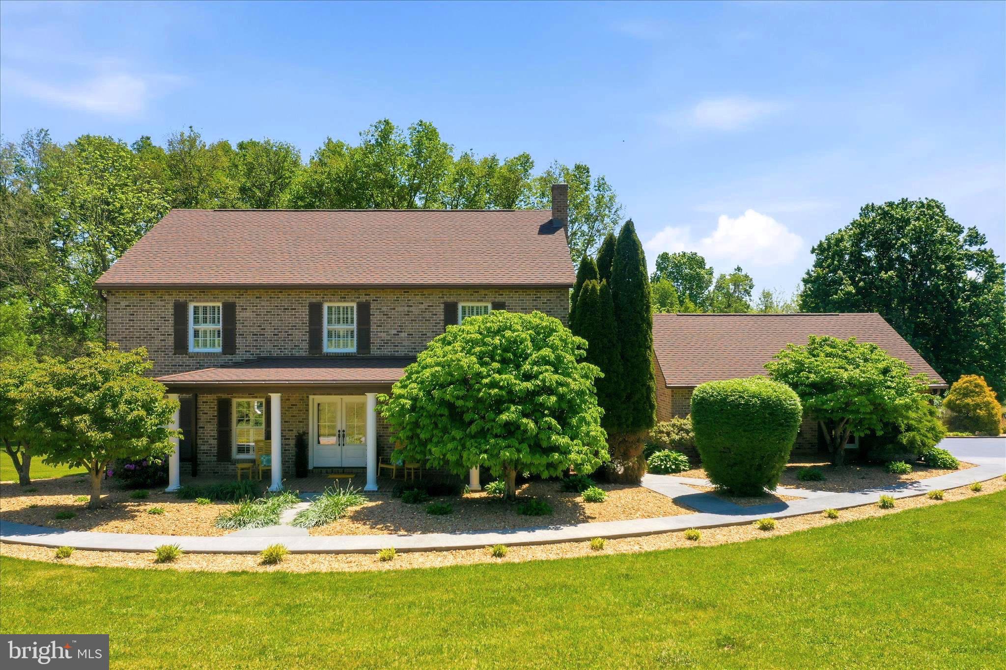 CEDAR LAWN - Farm