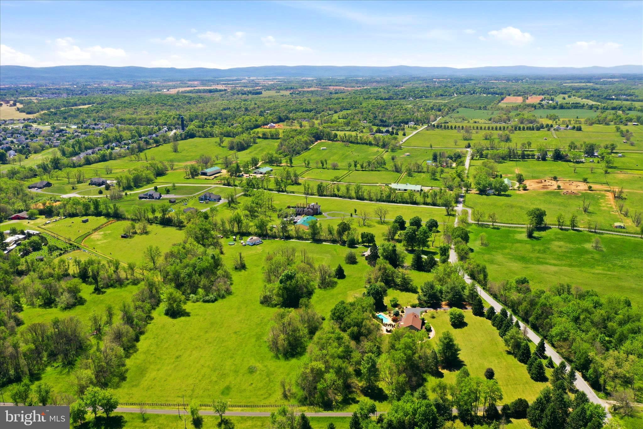 CEDAR LAWN - Farm