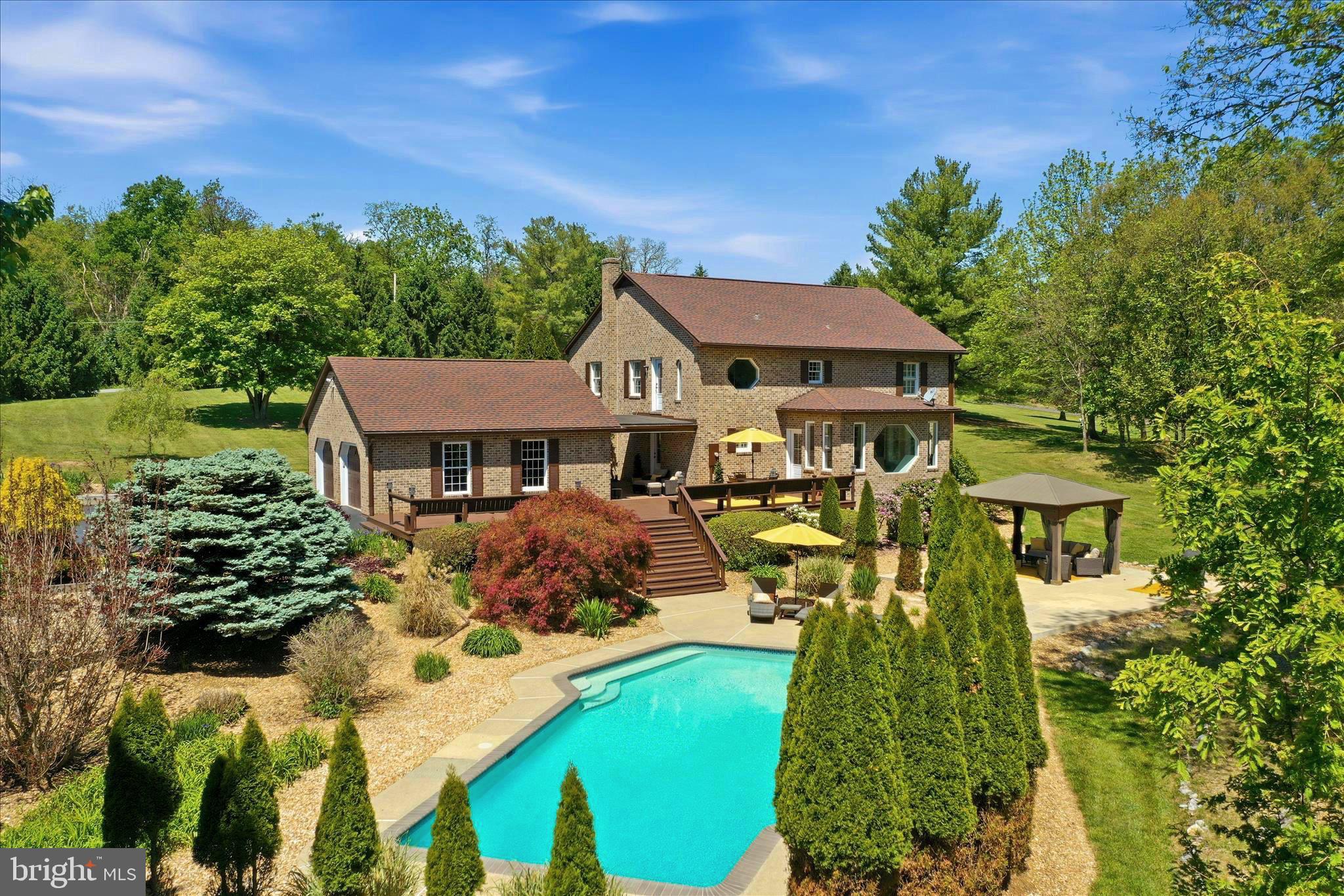 CEDAR LAWN - Farm