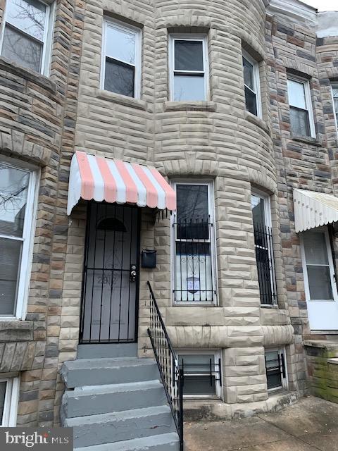 Beautifully renovated  3BR 2BA home.  Large living room and dining room.  Open Floor plan. Big kitchen with plenty of cabinet space.   Great rental home.  RENT INCLUDES WATER!  Close to transportation, shopping and dining.